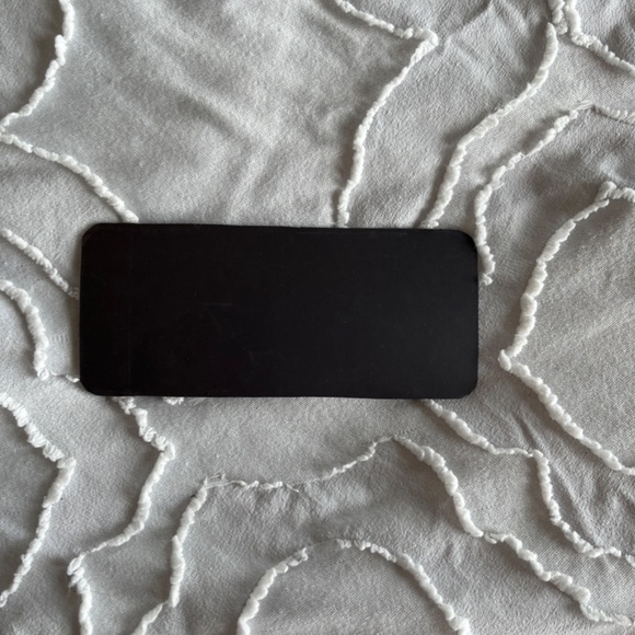 NEW Yeti Magnet - White w/ Navy - Picture 2 of 5